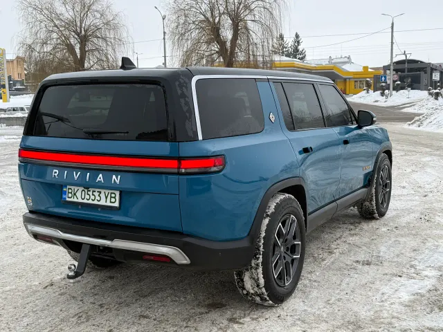Rivian R1S - фото 2