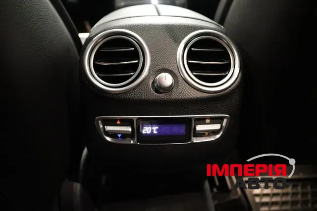 Mercedes-Benz EQC - фото 24