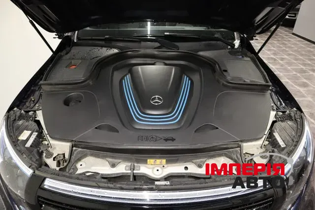 Mercedes-Benz EQC - фото 14