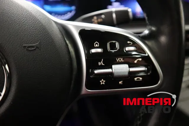 Mercedes-Benz EQC - фото 11