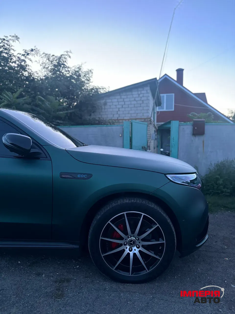 Mercedes-Benz EQC - фото 8