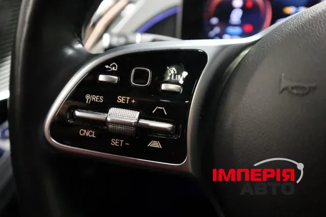 Mercedes-Benz EQC - фото 10