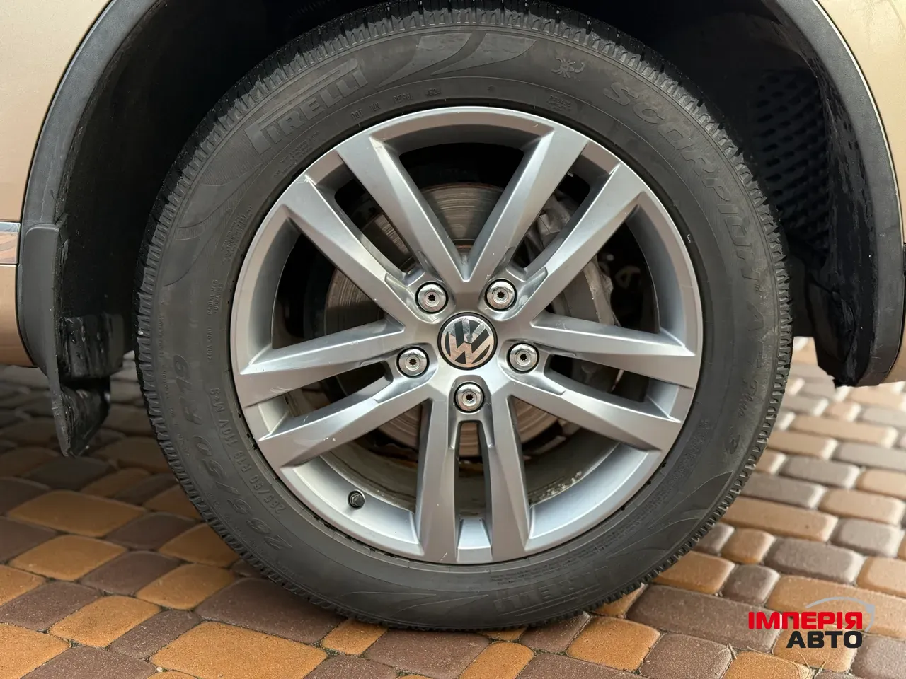 Volkswagen Touareg - фото 8