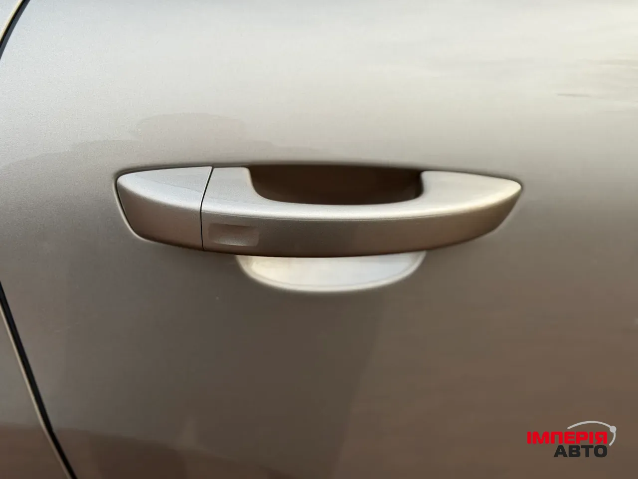 Volkswagen Touareg - фото 11