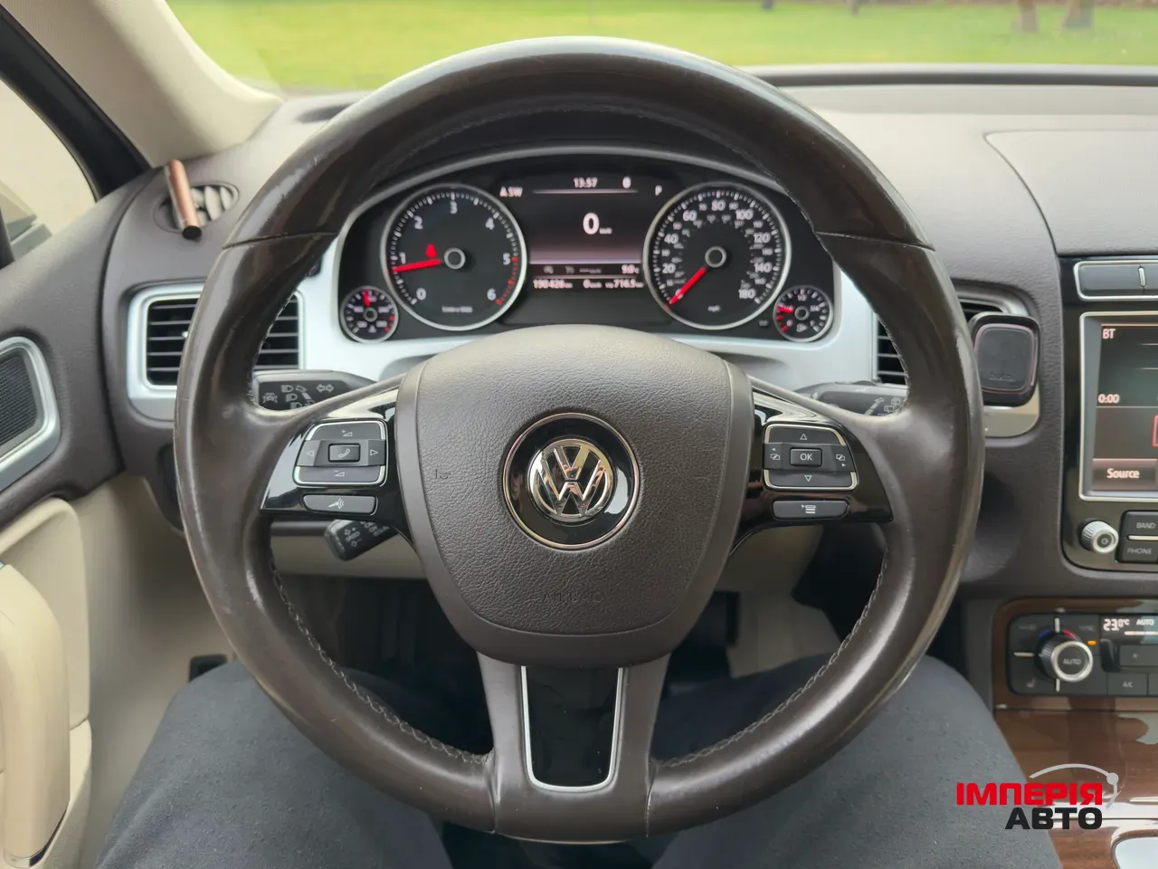 Volkswagen Touareg - фото 40