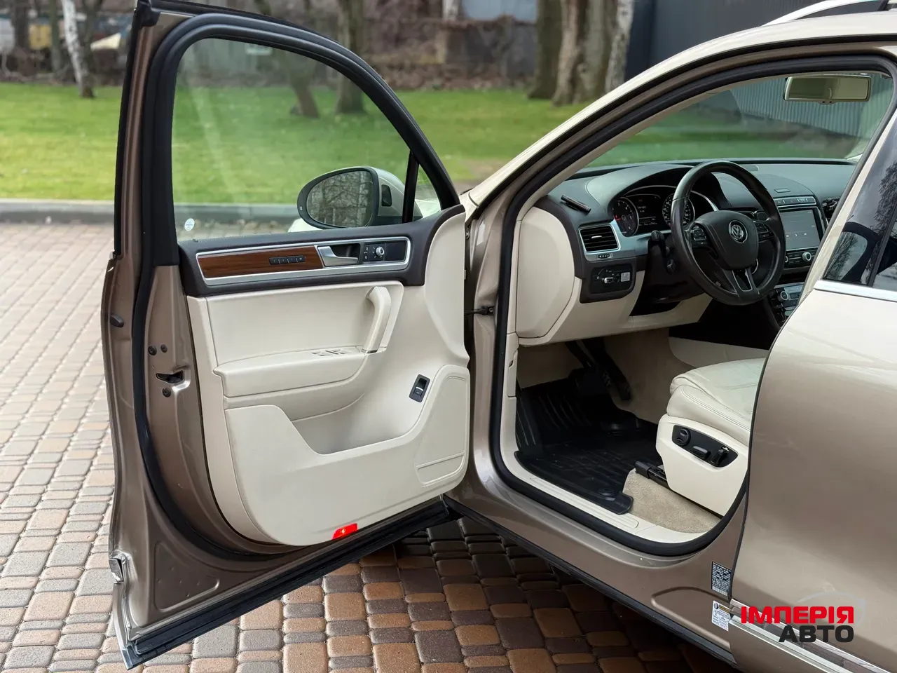 Volkswagen Touareg - фото 14