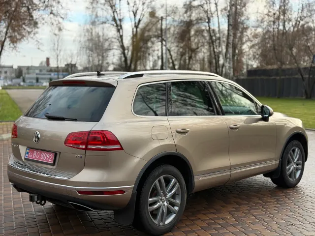 Volkswagen Touareg - фото 4