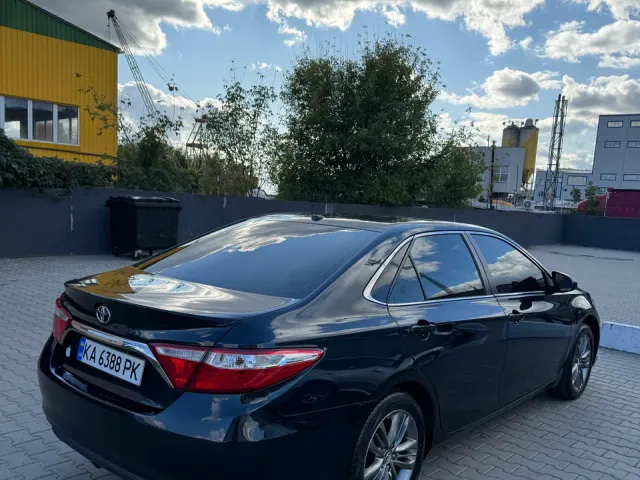 Toyota Camry - фото 4