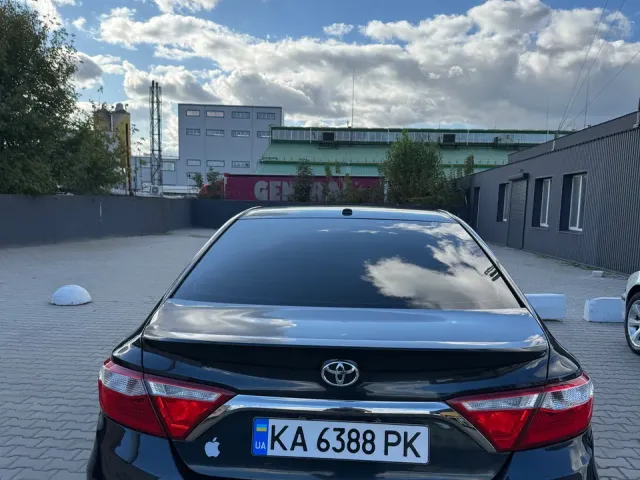 Toyota Camry - фото 5