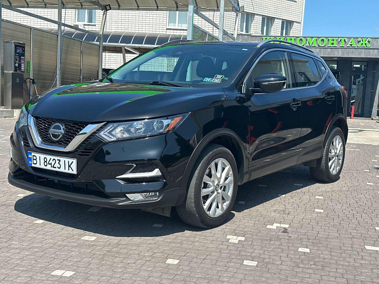 Nissan Rogue Sport - фото 1