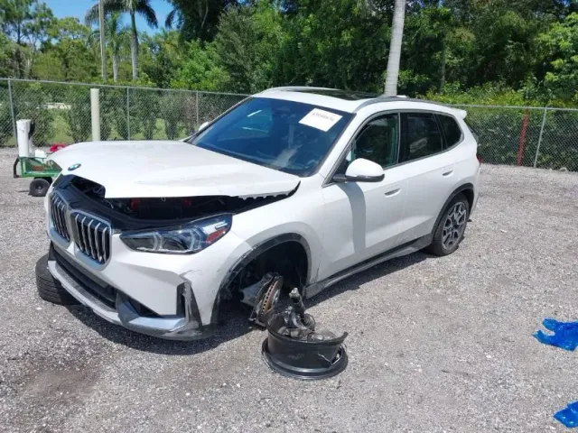 BMW X1 - фото 3