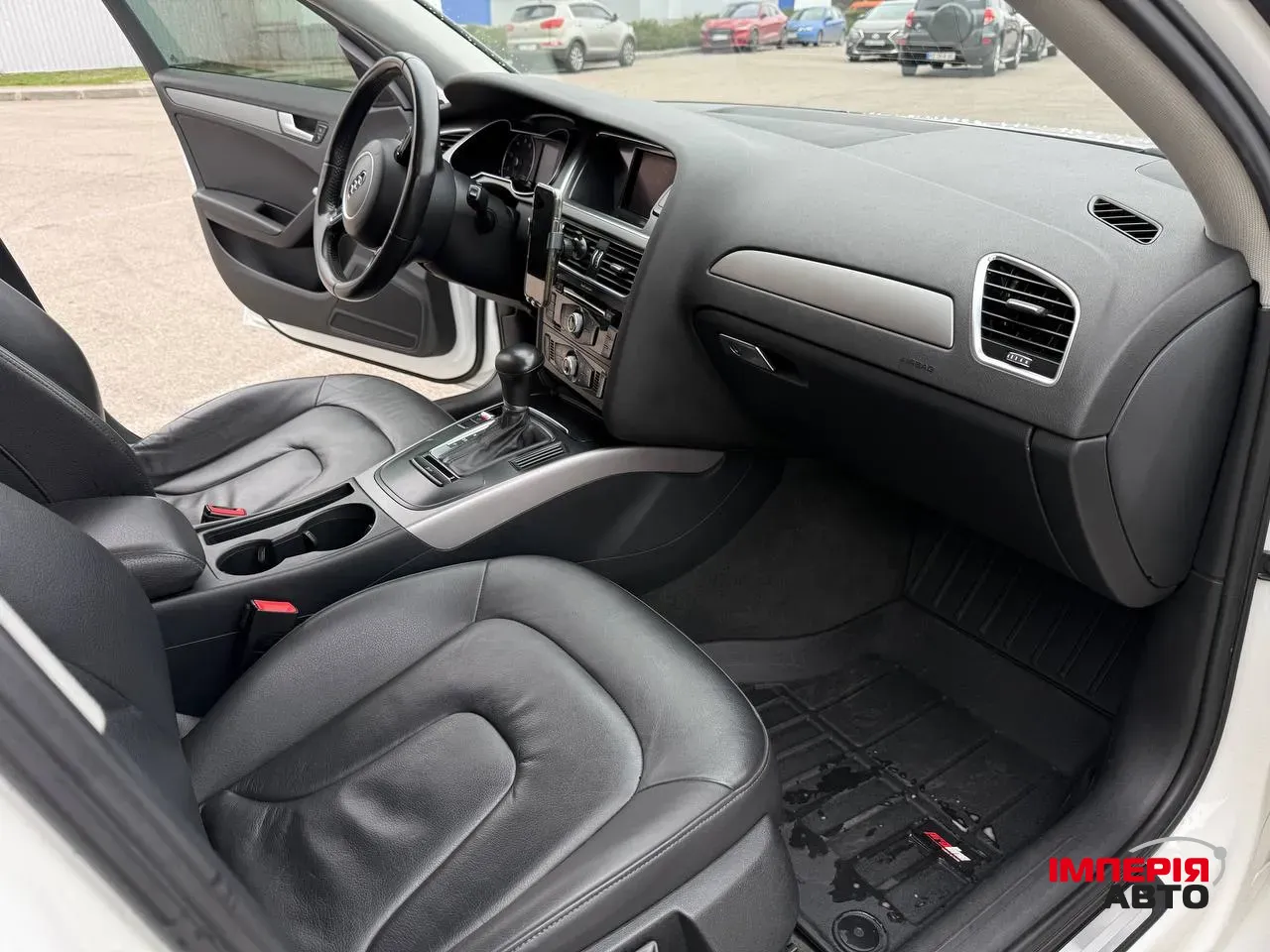 Audi A4 - фото 15