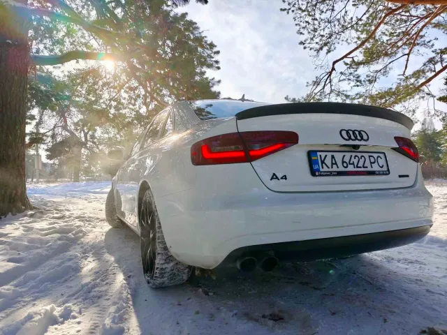 Audi A4 - фото 1