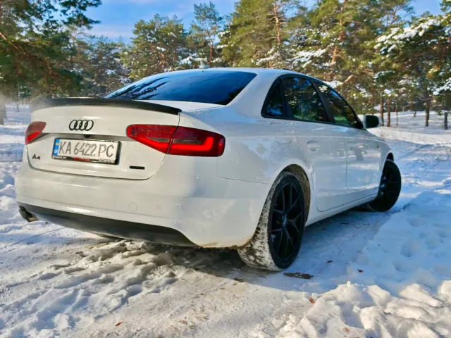 Audi A4 - фото 5