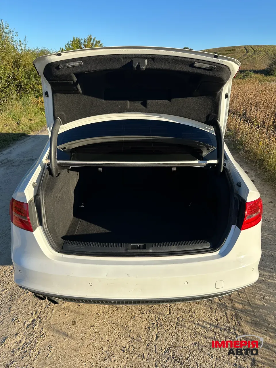 Audi A4 - фото 11