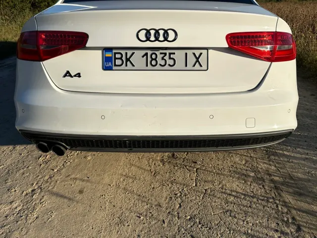 Audi A4 - фото 5
