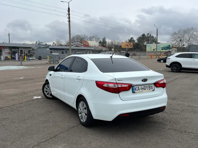 Kia Rio - фото 4