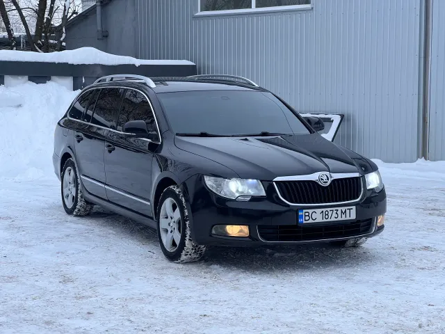 Skoda Superb - фото 1