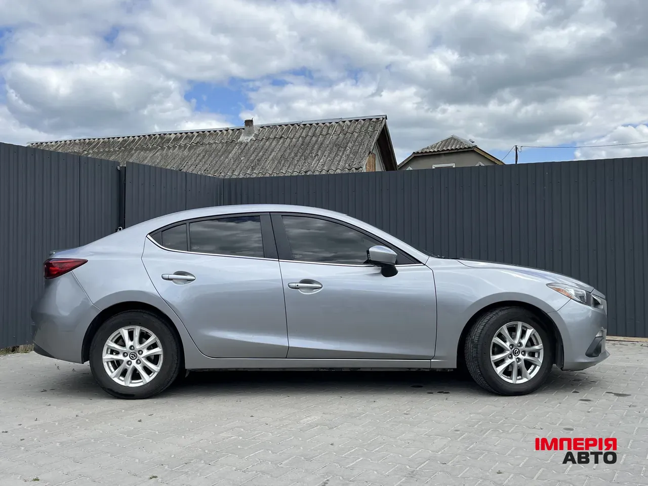 Mazda 3 - фото 8