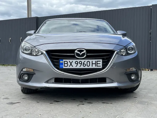 Mazda 3 - фото 4