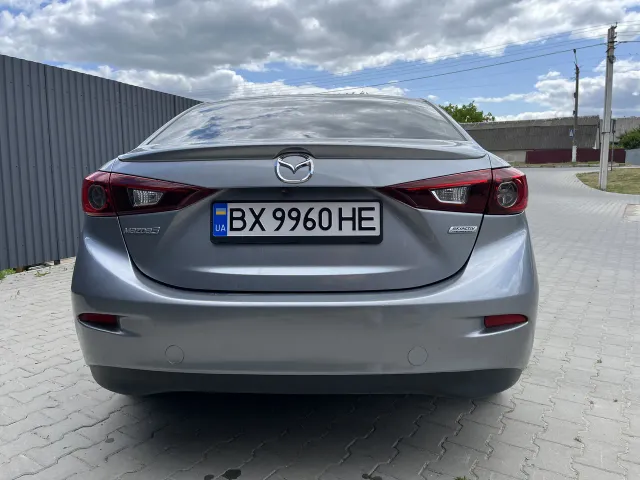 Mazda 3 - фото 5