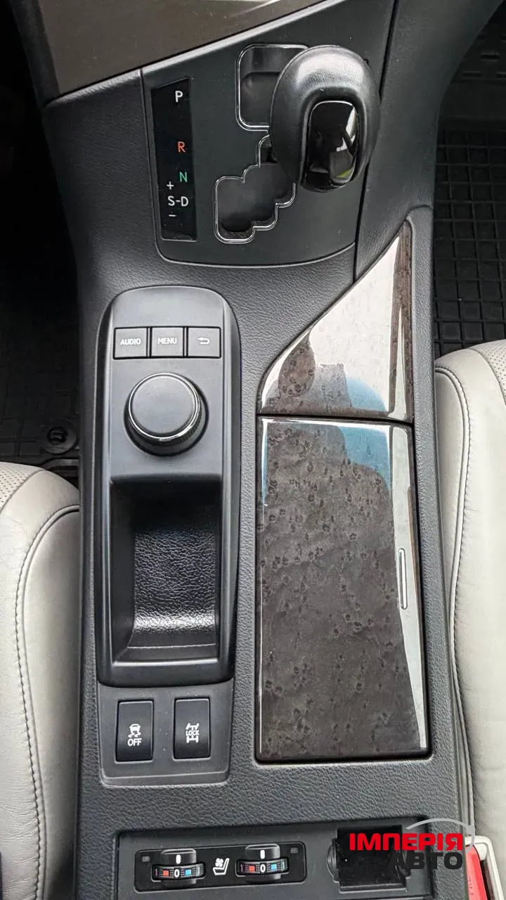 Lexus RX - фото 26
