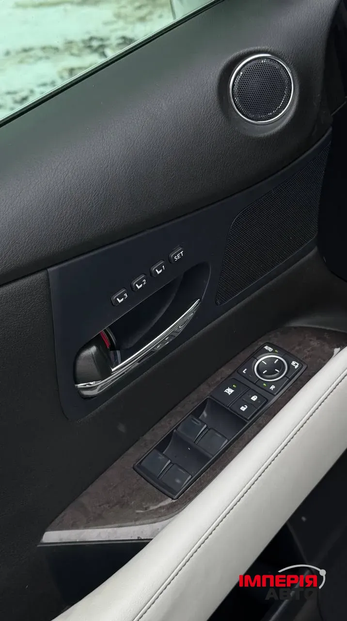 Lexus RX - фото 22