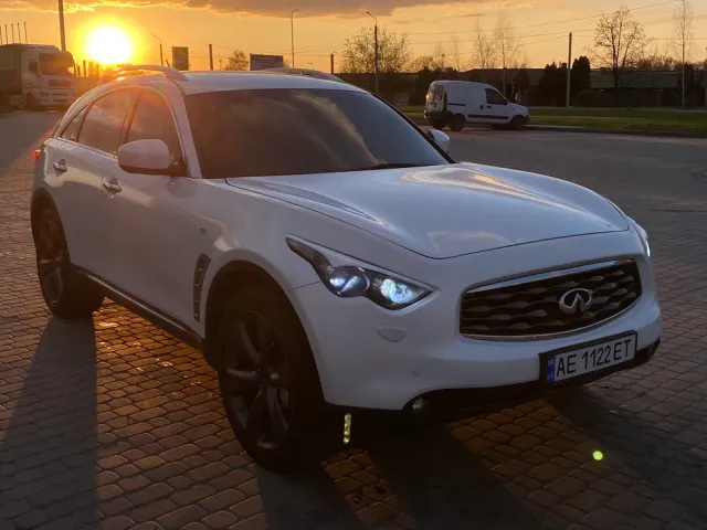 Infiniti FX - фото 3