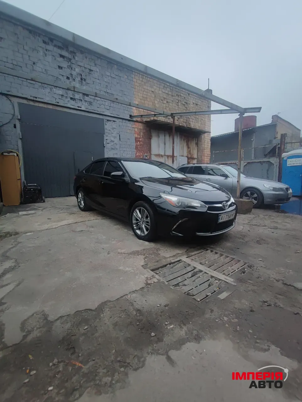 Toyota Camry - фото 1