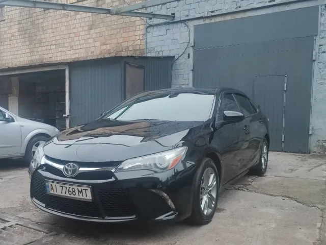Toyota Camry - фото 2