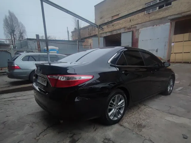 Toyota Camry - фото 4