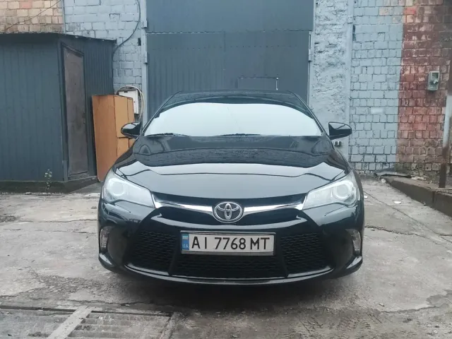 Toyota Camry - фото 3