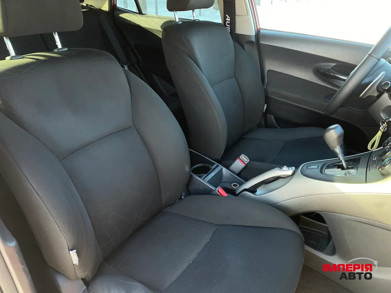 Toyota Auris - фото 19