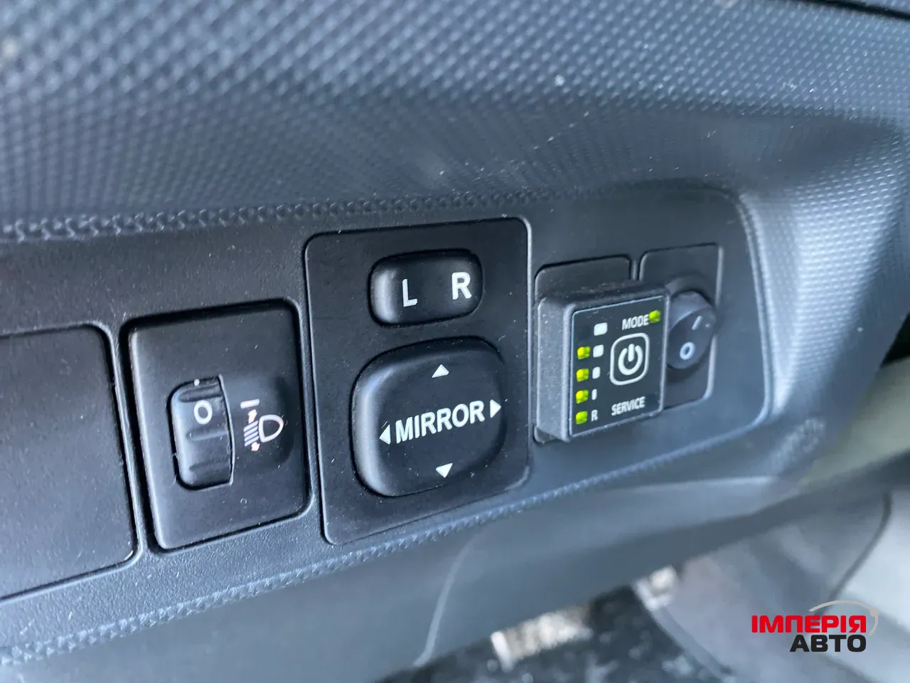 Toyota Auris - фото 14