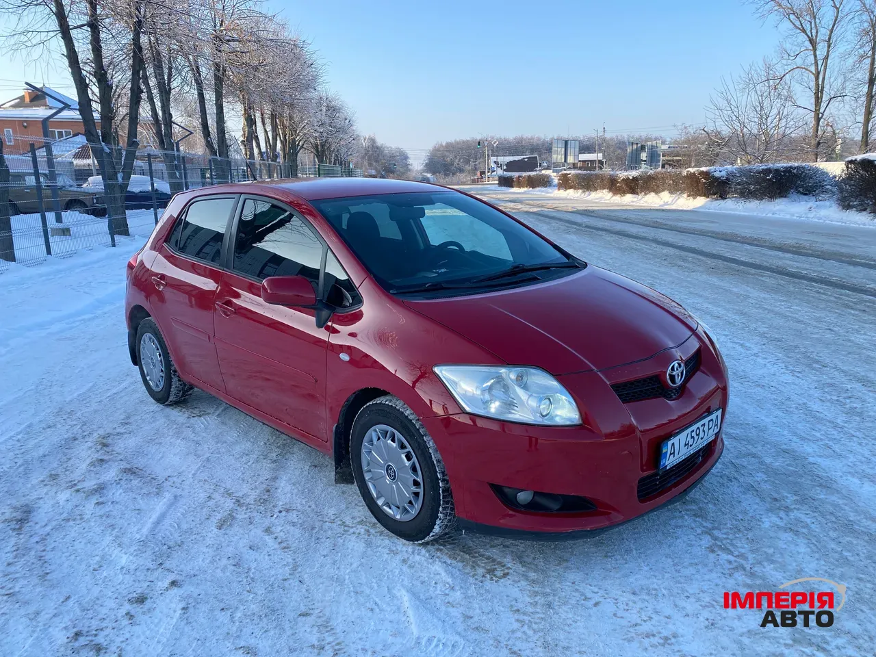 Toyota Auris - фото 1