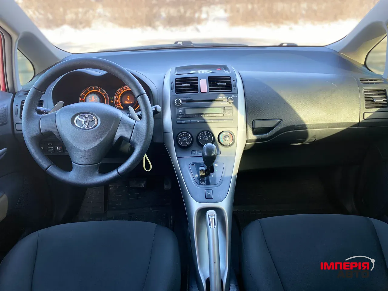 Toyota Auris - фото 10