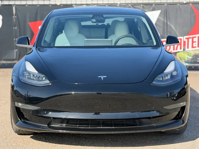 Tesla Model 3 - фото 2