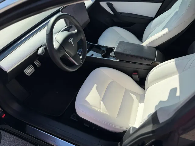 Tesla Model 3 - фото 4