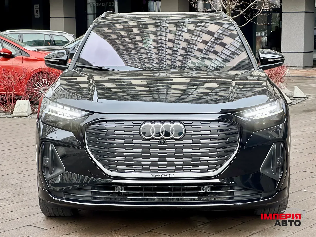 Audi Q4 e-tron - фото 2