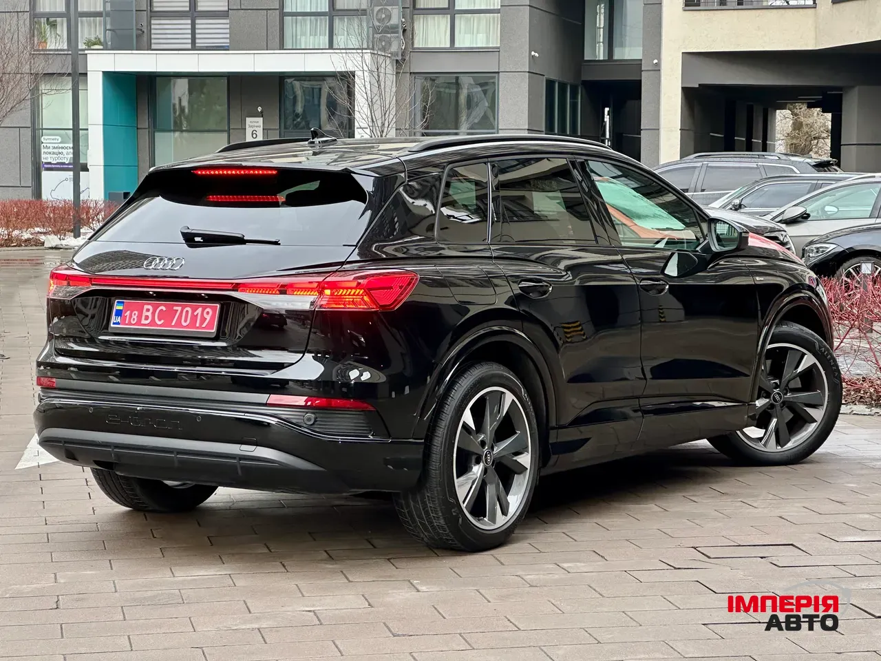 Audi Q4 e-tron - фото 4