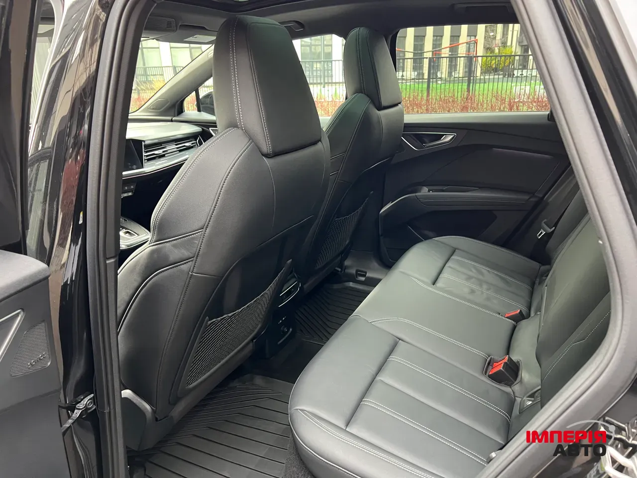 Audi Q4 e-tron - фото 20