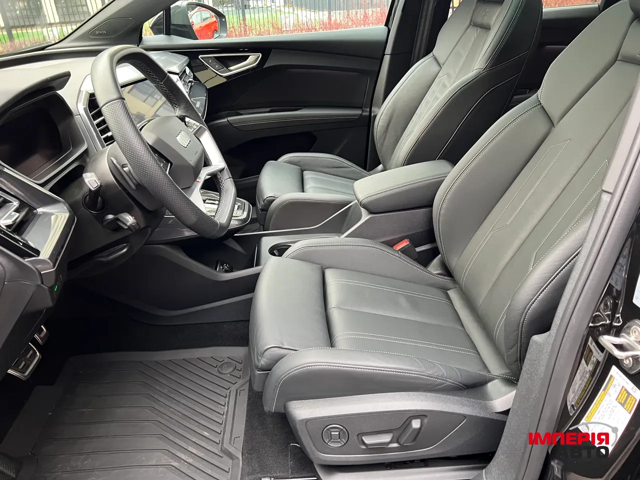 Audi Q4 e-tron - фото 18