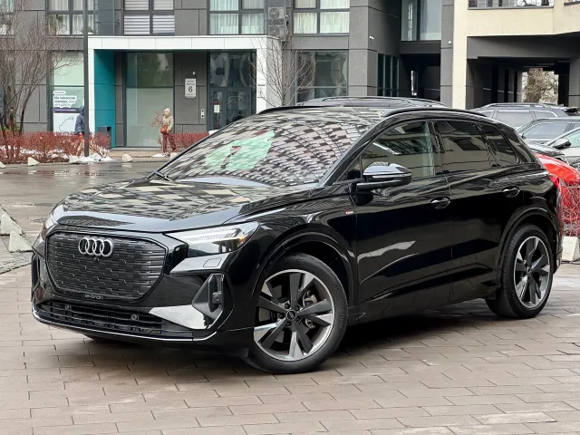Audi Q4 e-tron - фото 3