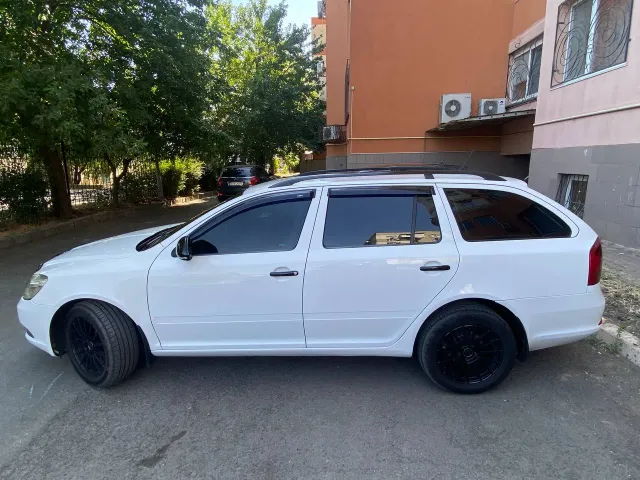 Skoda Octavia - фото 3