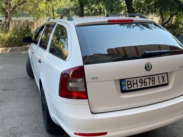 Skoda Octavia - фото 4