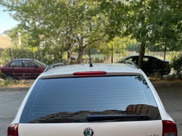 Skoda Octavia - фото 5