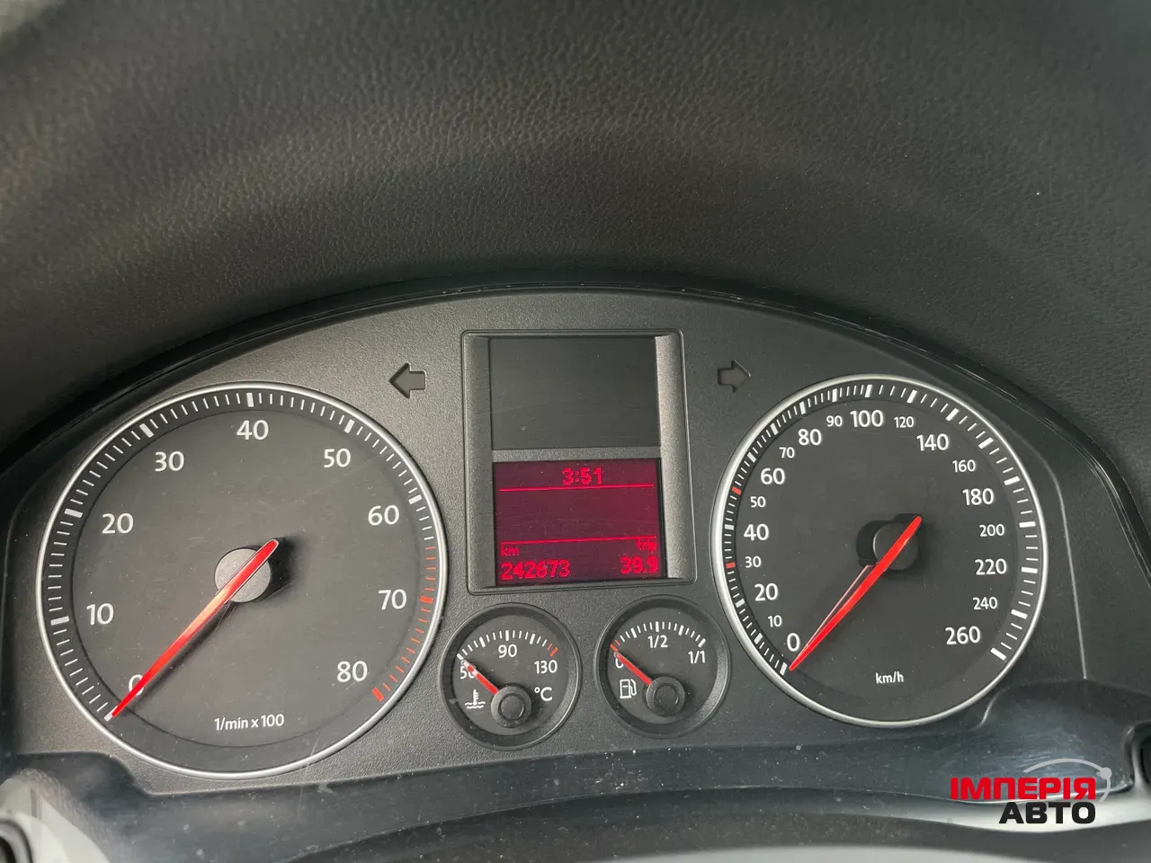 Volkswagen Golf - фото 8