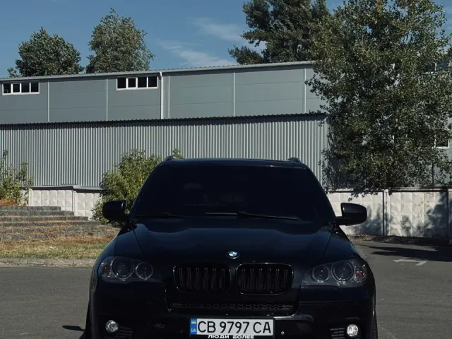 BMW X5 - фото 1