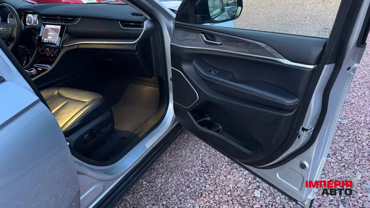 Jeep Grand Cherokee - фото 30