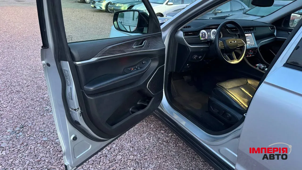 Jeep Grand Cherokee - фото 15